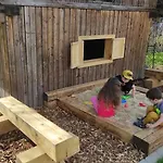 Matzo Lodge *