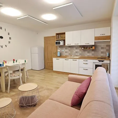 Matzo Lodge *
